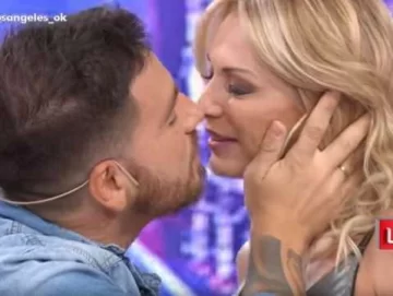 Yanina Latorre, a los besos con Federico Bal Yanina Latorre, a los besos con Federico Bal