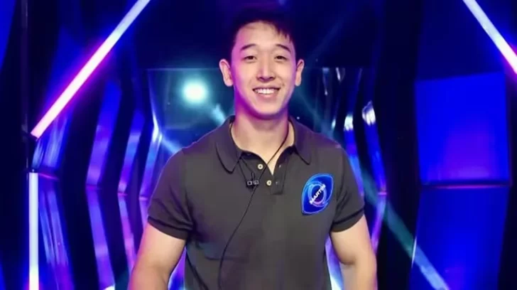 Por un descuido de Gran Hermano se mostró a Martín Ku completamente desnudo Por un descuido de Gran Hermano se mostró a Martín Ku completamente desnudo