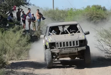 El “Safari tras las Sierras” definió las fechas para las competencias de motos y autos El “Safari tras las Sierras” definió las fechas para las competencias de motos y autos