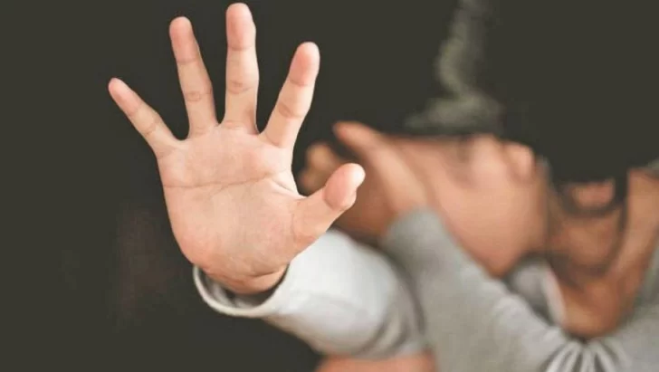 Le dijo a la hija de su pareja que iba a “jugar” con ella, pero la violó: 7 años de cárcel