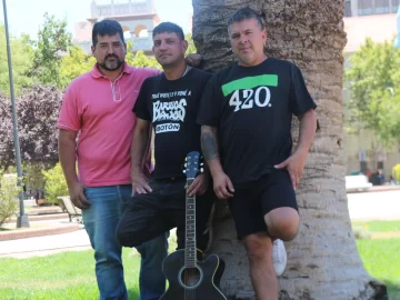 Esta banda tiene con qué