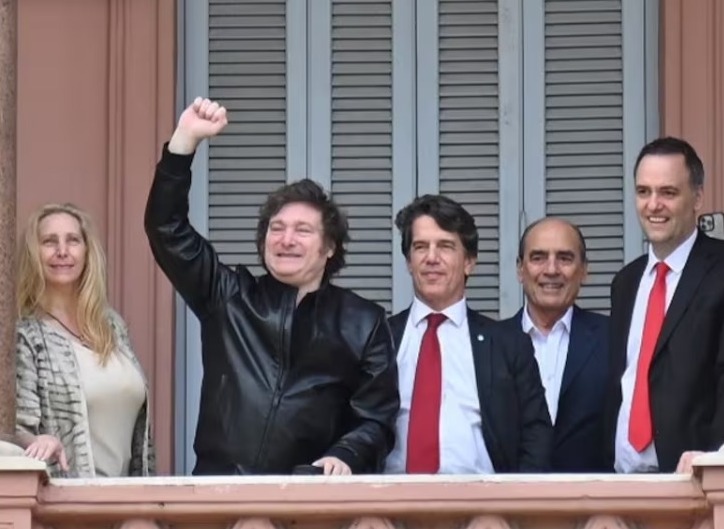 En el gobierno dicen que Milei aceptaría negociar con la CGT si levanta el paro en contra su megareforma En el gobierno dicen que Milei aceptaría negociar con la CGT si levanta el paro en contra su megareforma