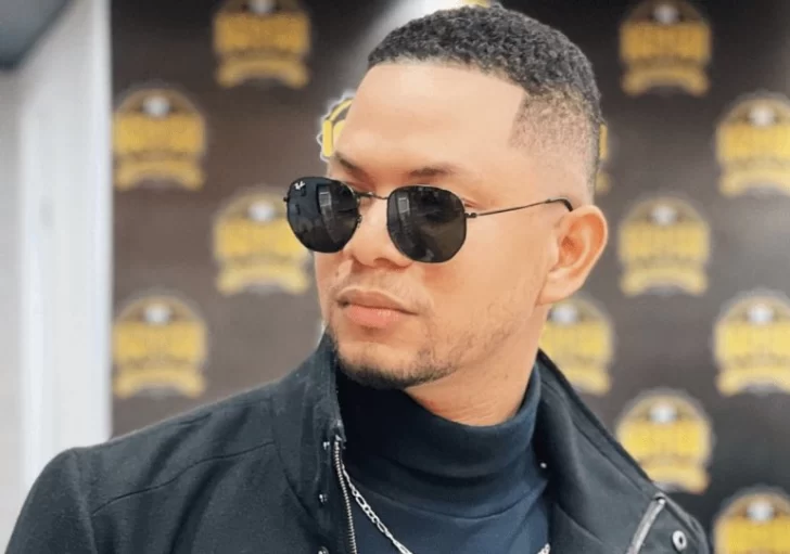 Un cantante brasileño se desplomó y murió en pleno show Un cantante brasileño se desplomó y murió en pleno show