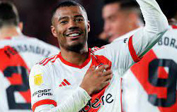 Confirmaron la venta de De la Cruz a Flamengo