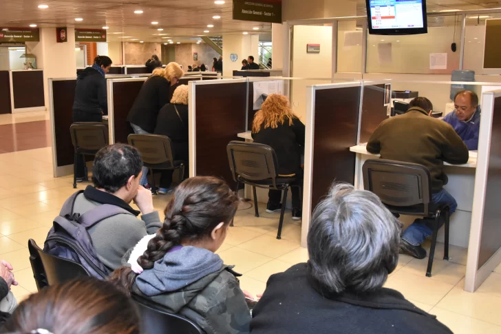 En plena escalada inflacionaria, el Ejecutivo  trabaja en una moratoria