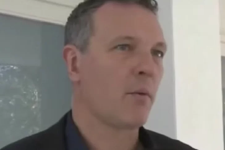 ¿Atacó a su bebé de 2 meses y le causó dos fracturas?