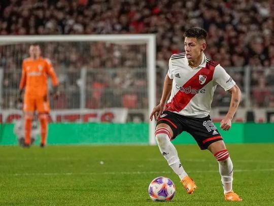 Echeverri, un año más