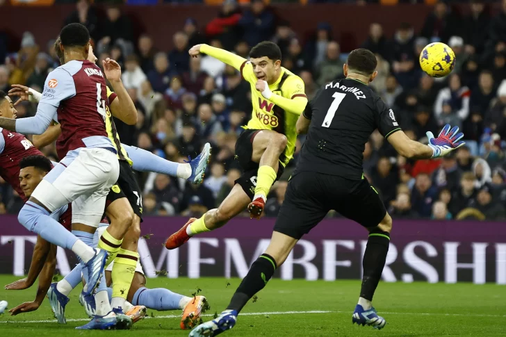 Dibu, en la cima; Julián, intratable