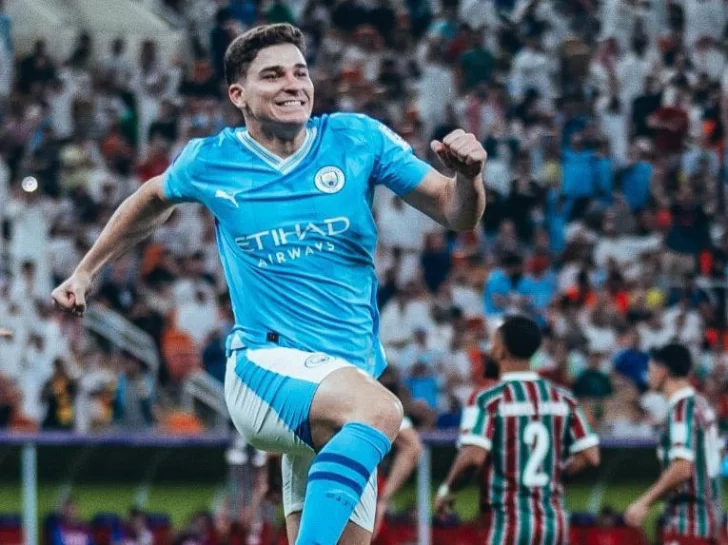 Julián Álvarez anotó un doblete y Manchester City gritó campeón tras golear a Fluminense