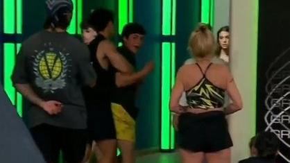 Cortaron la transmisión de Gran Hermano luego de una pelea entre Furia y el Paisa Cortaron la transmisión de Gran Hermano luego de una pelea entre Furia y el Paisa