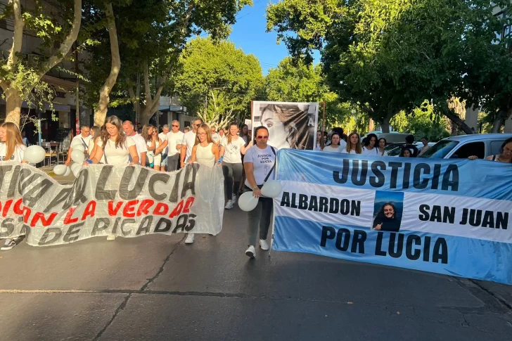 Realizaron una marcha para protestar por la liberación del menor que atropelló a Lucía Rubiño
