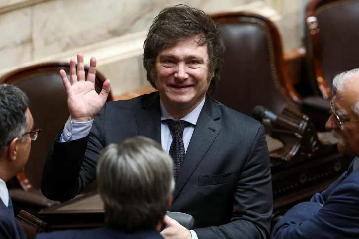 Milei convocó a un banderazo: jura en el recinto y discurso en las afueras del Congreso