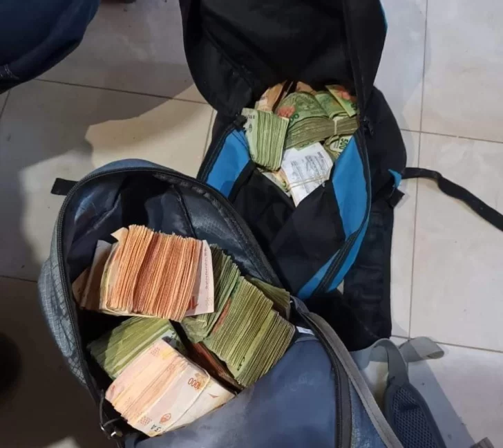 Tres sanjuaninos fueron detenidos por el robo de casi $5 millones en un pueblo riojano Tres sanjuaninos fueron detenidos por el robo de casi $5 millones en un pueblo riojano