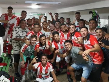 Rivadavia hizo pesar la goleada de la ida, clasificó y habrá un sanjuanino en la final cuyana