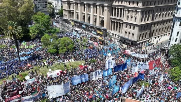 Habilitaron la feria judicial para analizar los amparos contra la totalidad del DNU de Milei Habilitaron la feria judicial para analizar los amparos contra la totalidad del DNU de Milei
