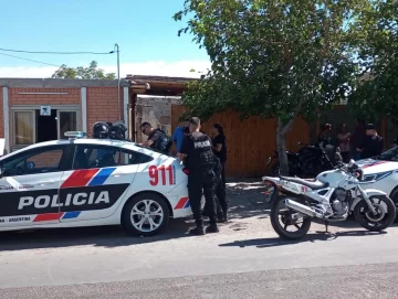 Detuvieron a un sujeto que le mostró el arma a un remisero para amedrentarlo