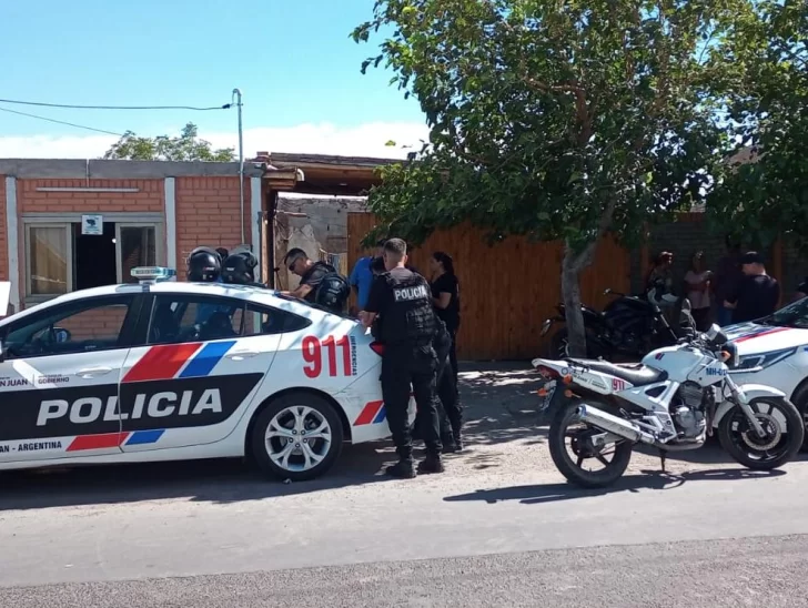 Detuvieron a un sujeto que le mostró el arma a un remisero para amedrentarlo