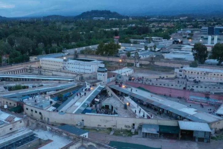 Los presos ya no podrán tener celulares en las cárceles de Mendoza