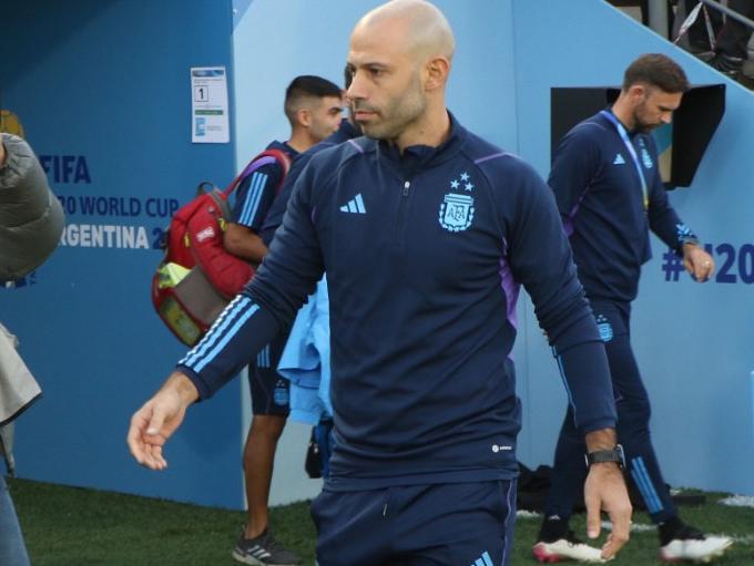 Mascherano: “Ojalá Scaloni pueda dirigir los Juegos Olímpicos” Mascherano: “Ojalá Scaloni pueda dirigir los Juegos Olímpicos”