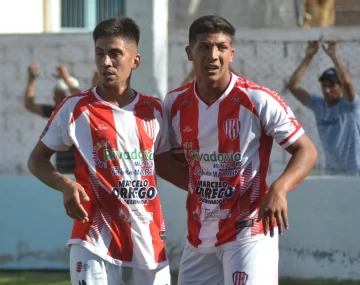 Rivadavia se adelanta y juega en el Bicentenario Rivadavia se adelanta y juega en el Bicentenario