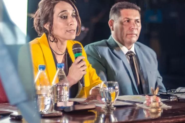 Rosas sobre el aumento de su planta política: “Es una reestructuración”