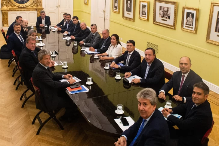 La Ley Ómnibus corre riesgo a pesar de contar con dictamen