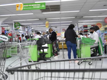 Una familia necesitó $495.798 para no ser pobre en diciembre en Argentina Una familia necesitó $495.798 para no ser pobre en diciembre en Argentina