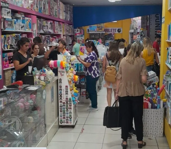 Las ventas minoristas cayeron 13,7% anual en diciembre y cerraron 2023 con una baja de 3,4% Las ventas minoristas cayeron 13,7% anual en diciembre y cerraron 2023 con una baja de 3,4%