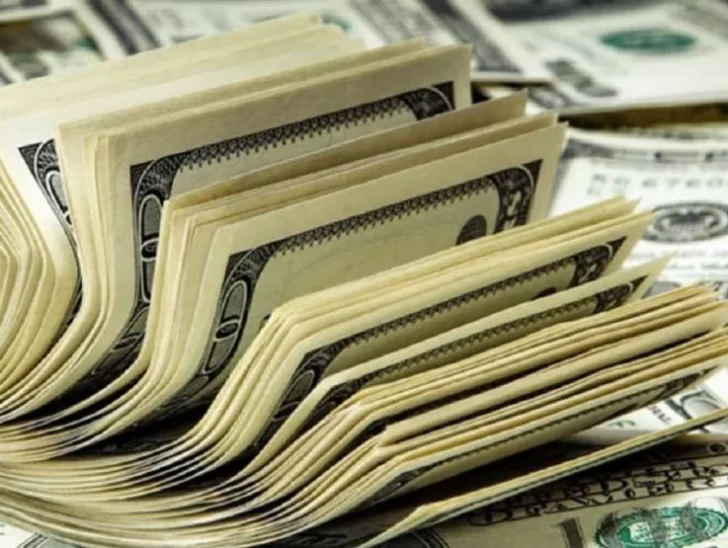 Dólar blue tuvo otra leve baja en su cotización: $1270 en San Juan y $1215 en la city porteña Dólar blue tuvo otra leve baja en su cotización: $1270 en San Juan y $1215 en la city porteña