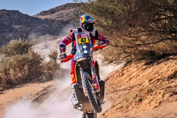 Hermanos Benavides ocupan podio de motos y Andújar reduce ventaja en quads tras el reinicio