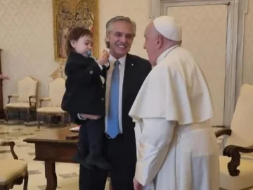 Francisco recibió al expresidente Alberto Fernández en la Biblioteca del Vaticano Francisco recibió al expresidente Alberto Fernández en la Biblioteca del Vaticano