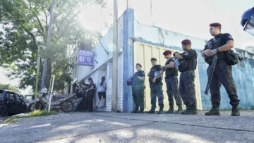 Cae otro de los 25 evadidos de una comisaría de Rosario mientras cuatro siguen prófugos