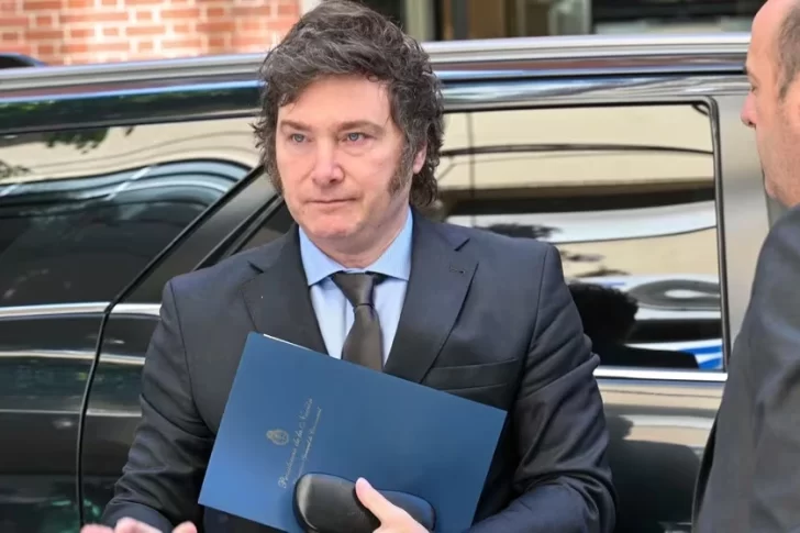 Milei supervisa la sesión desde Olivos