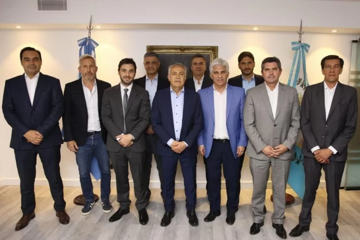 Orrego y gobernadores del PRO y la UCR piden retirar retenciones para apoyar la Ley Ómnibus