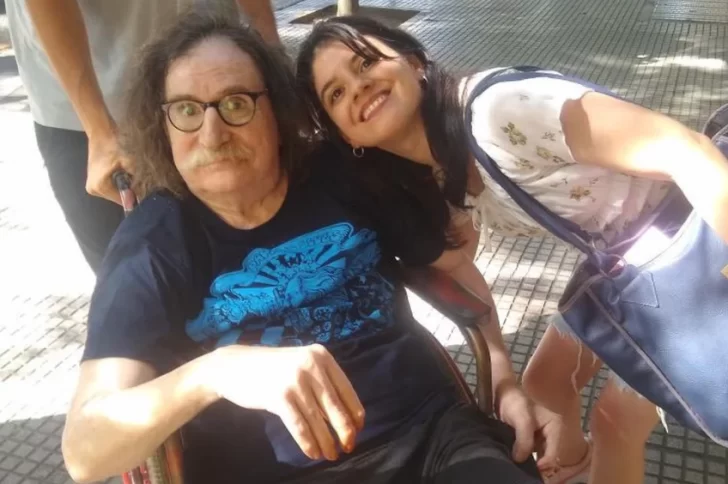 Charly García reapareció entre fotos con los fanáticos Charly García reapareció entre fotos con los fanáticos