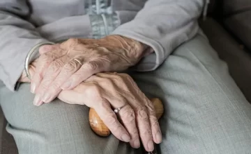 Una abuela de 80 años murió tras ser asaltada en su casa