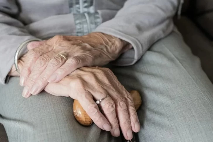 Una abuela de 80 años murió tras ser asaltada en su casa