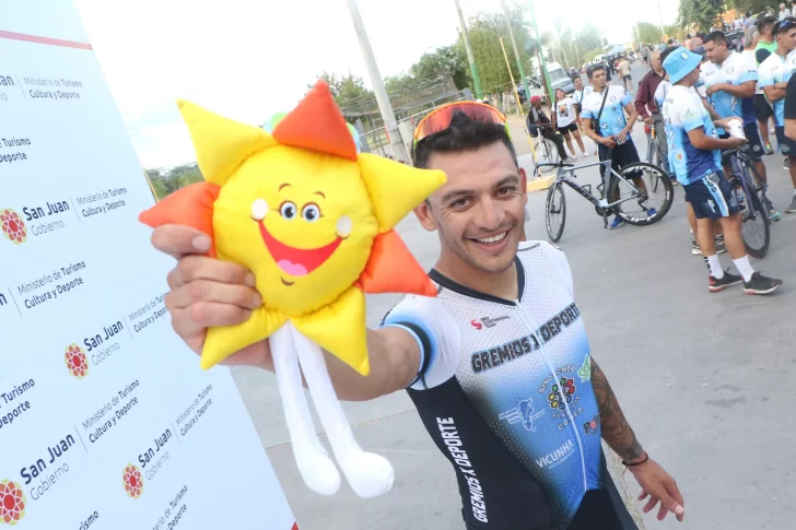 Mauricio Páez protagonizó un sprint infartante y pegó primero en el Giro del Sol