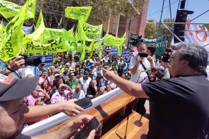 Bajo la consigna “La Patria no se vende”, la CGT  y organizaciones sociales tuvieron su acto en San Juan