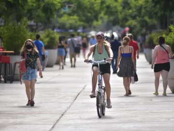 Ni el Sur traerá alivio y hoy la máxima rondará los 37º Ni el Sur traerá alivio y hoy la máxima rondará los 37º