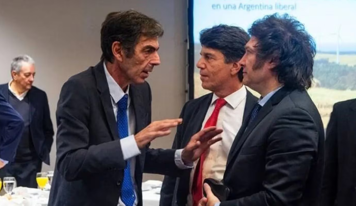 El Gobierno evalúa quitarles los subsidios a quienes tengan un auto o moto con menos de 5 años de antigüedad El Gobierno evalúa quitarles los subsidios a quienes tengan un auto o moto con menos de 5 años de antigüedad