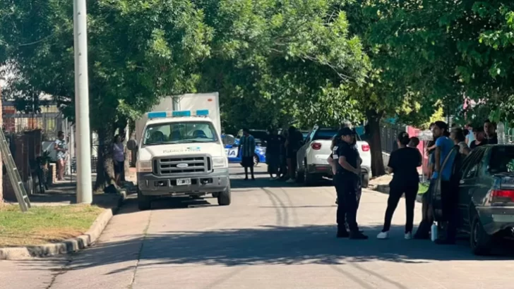 Encontraron muerta con una tijera en el cuello a una mujer de 87 años y sospechan de su nieto Encontraron muerta con una tijera en el cuello a una mujer de 87 años y sospechan de su nieto