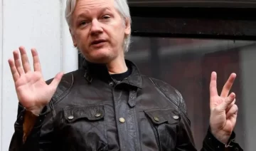 Un artista promete destruir 16 obras de arte si la vida de Julian Assange corre peligro