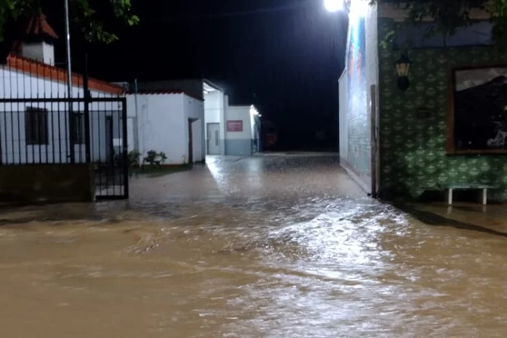 Por la creciente en Calingasta más de 80 casas se vieron afectadas y 8 familias fueron evacuadas