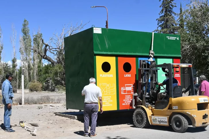 Iglesia: por iniciativa vecinal llegaron contenedores para separar residuos