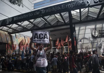 Tensión por un fracaso con el salario mínimo