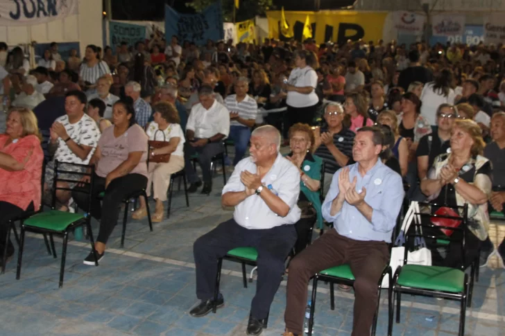 En Rivadavia, el PJ mostró peso con un popular acto