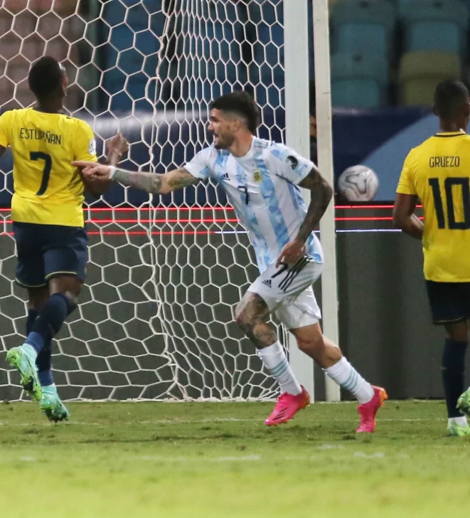 Argentina lo simplificó con goles