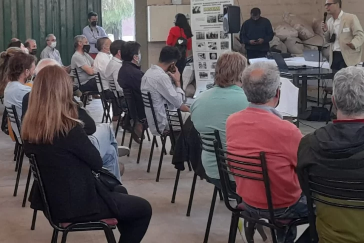 Capacitan a los productores en energía solar aplicada al riego