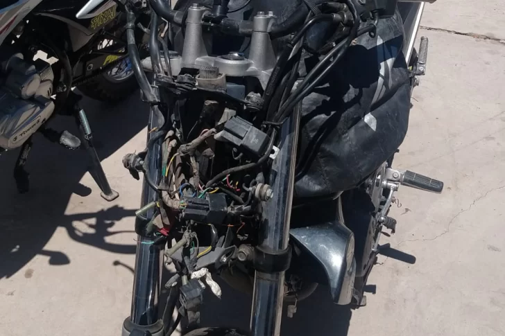 Lo peor para el motociclista de 19 años que chocó con un micro, creen que iba rápido